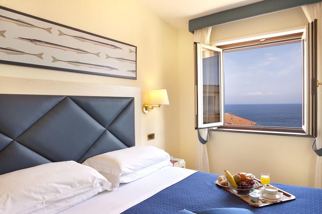 Hotel Del Mare Сорренто Экстерьер фото